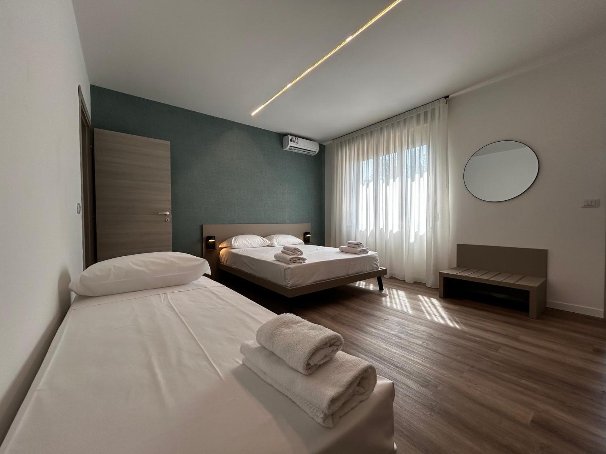 Catullo Lounge And Rooms Near The Airport Caselle  Bagian luar foto