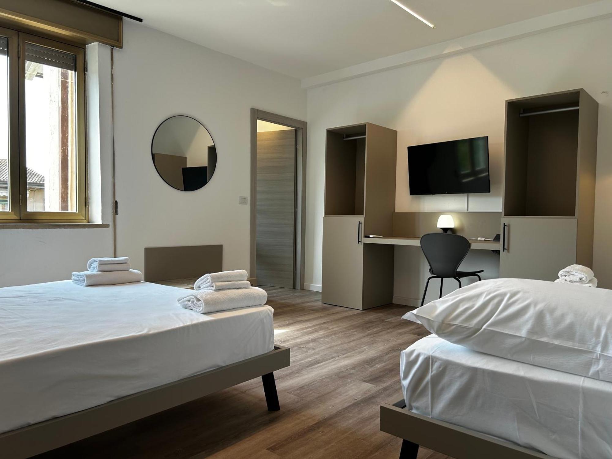 Catullo Lounge And Rooms Near The Airport Caselle  Bagian luar foto