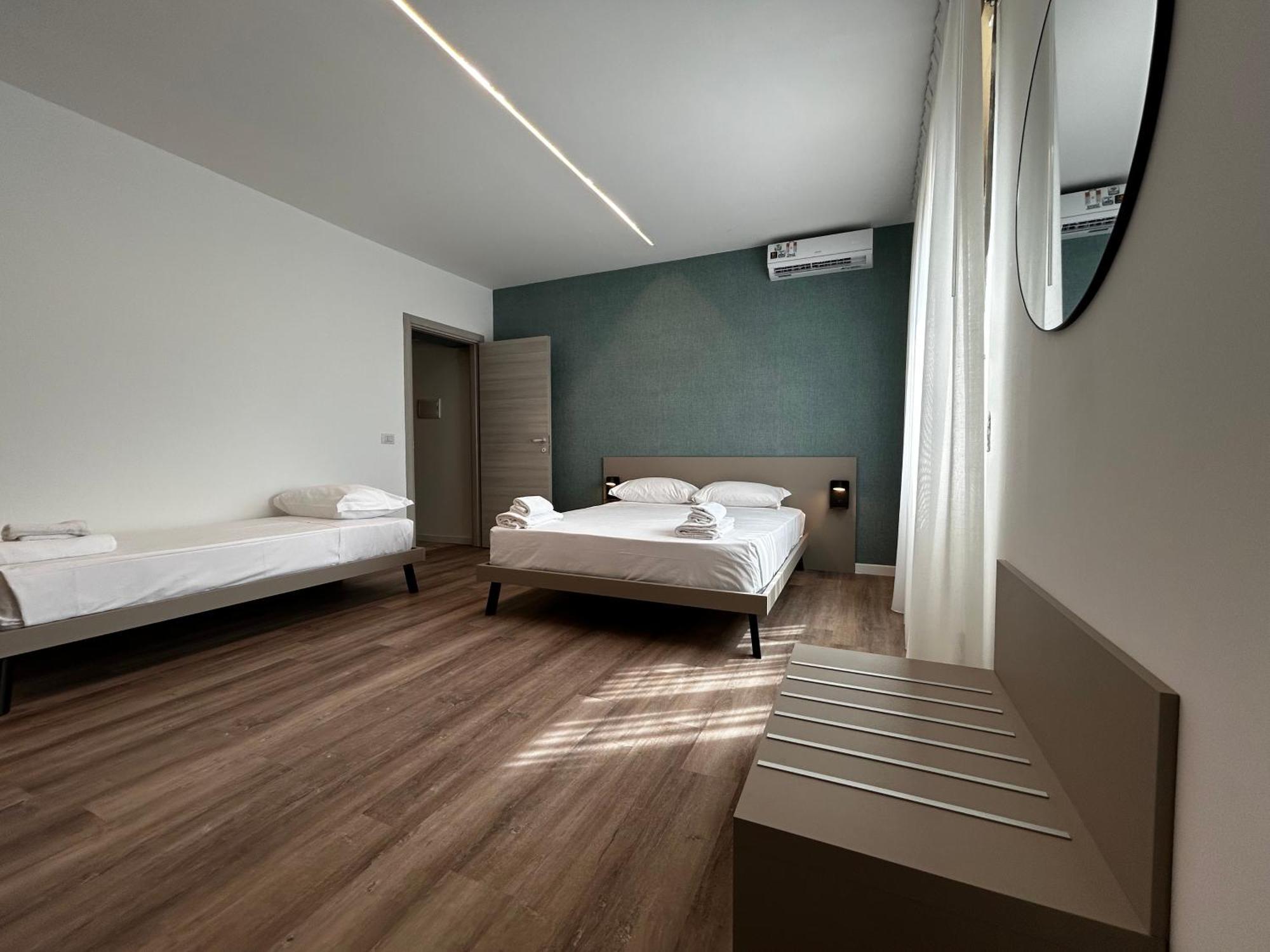 Catullo Lounge And Rooms Near The Airport Caselle  Bagian luar foto