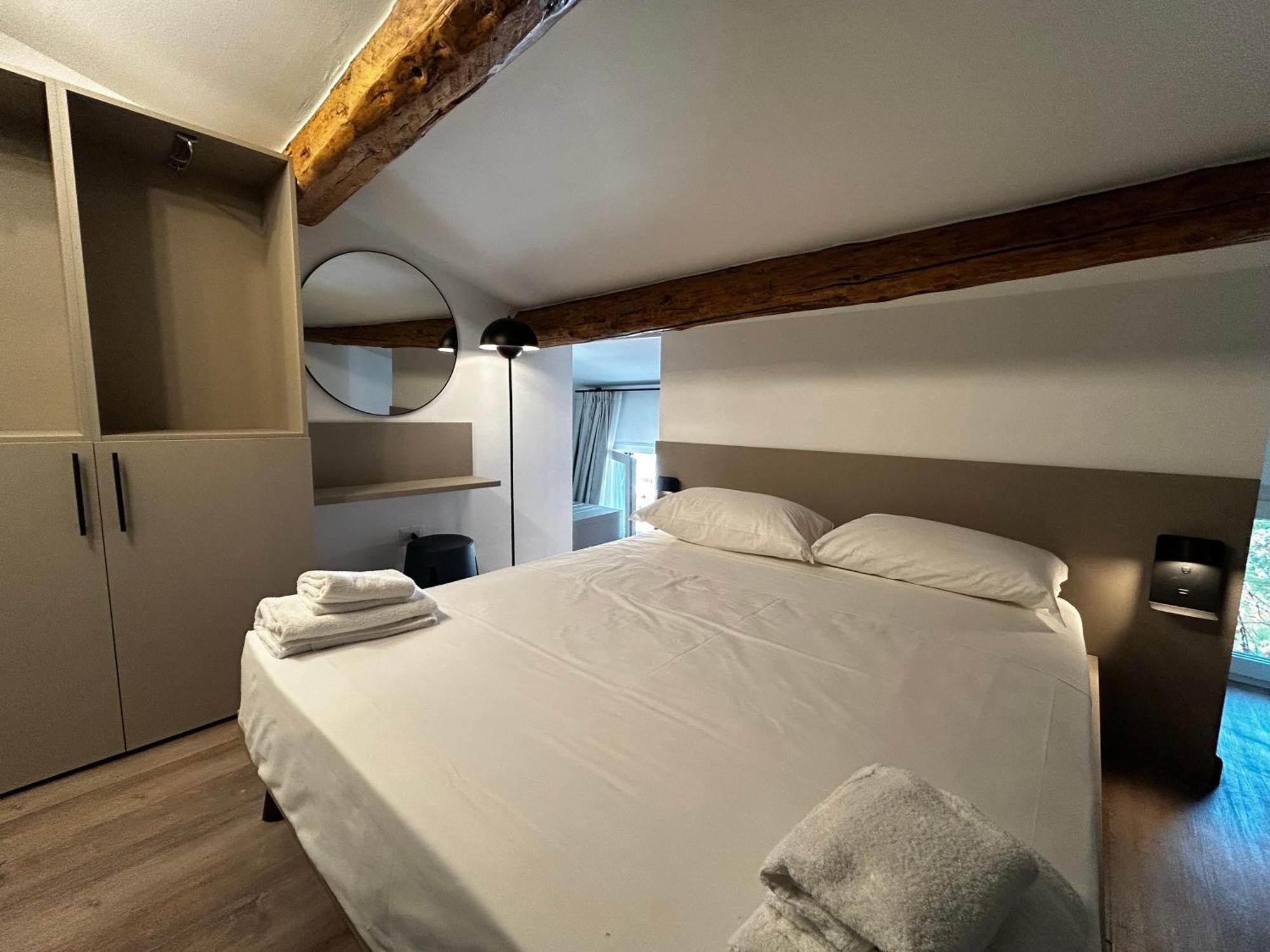 Catullo Lounge And Rooms Near The Airport Caselle  Bagian luar foto