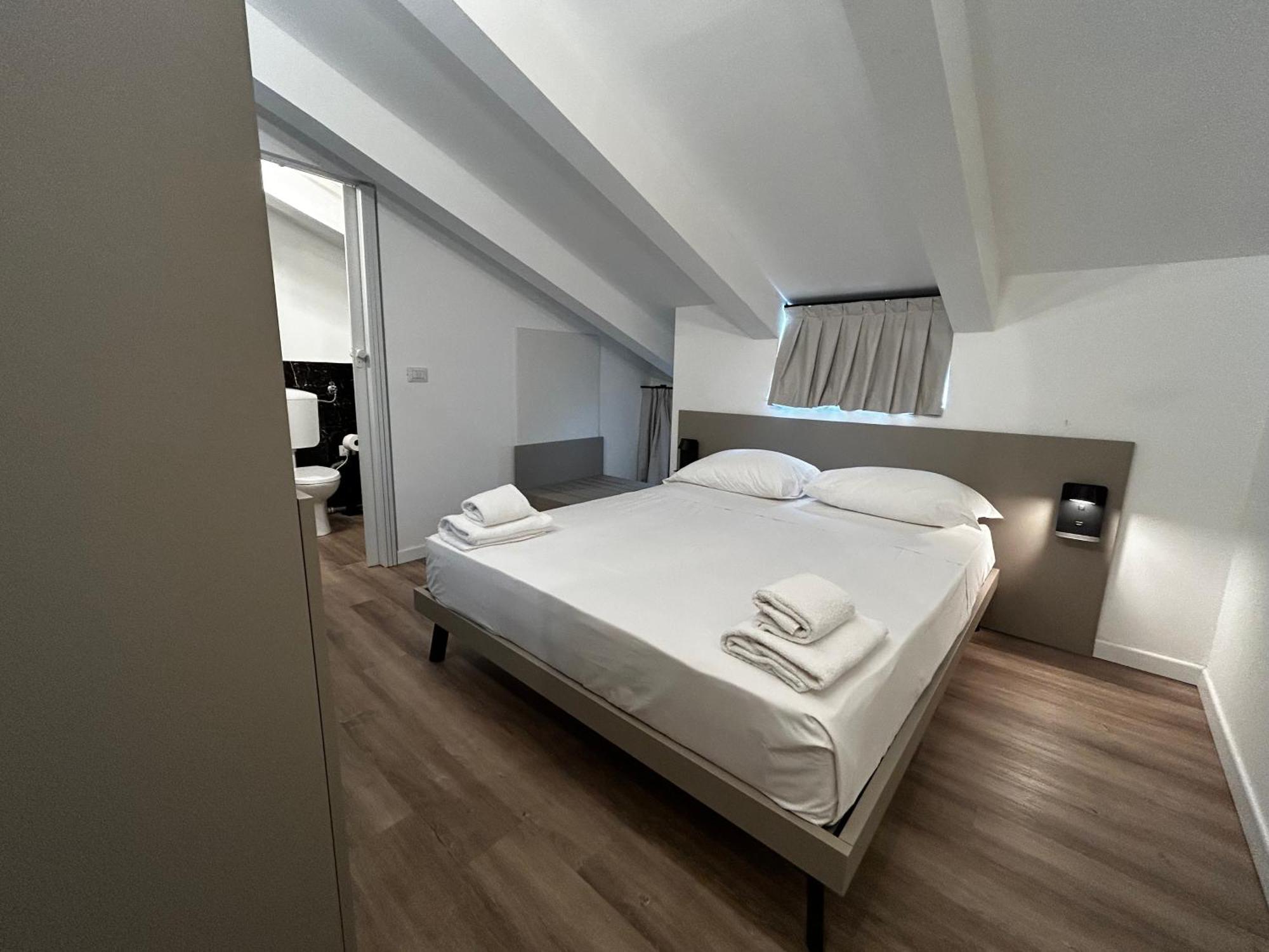 Catullo Lounge And Rooms Near The Airport Caselle  Bagian luar foto